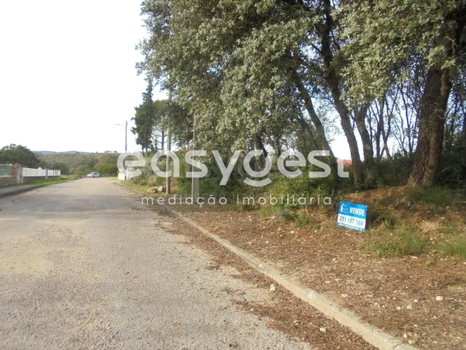 Terreno para Venda em Casais e Alviobeira Foto 2