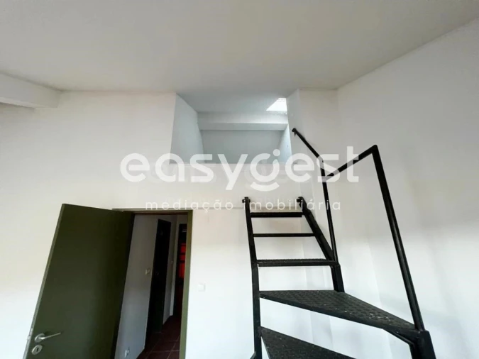 Apartamento T2 para Venda em Envendos Foto 13
