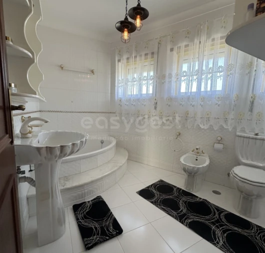 Moradia T4 para Venda em Nazare Foto 10