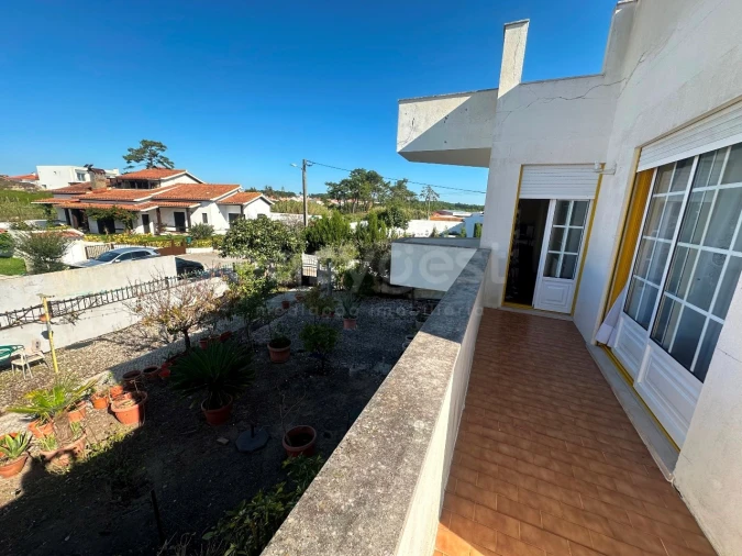 Moradia T4 para Venda em Nazare Foto 16