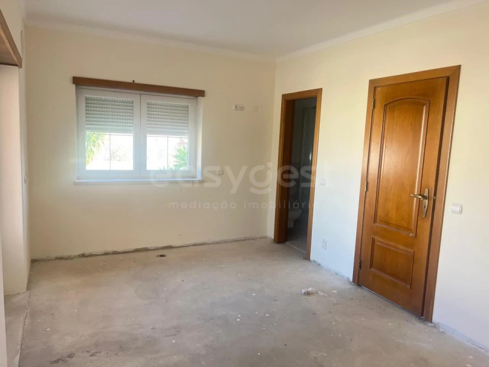 Moradia T4 para Venda em A dos Francos Foto 9