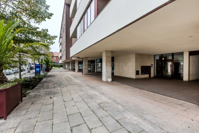 Apartamento T1 para Venda em Antas e Abade de Vermoim Foto 3