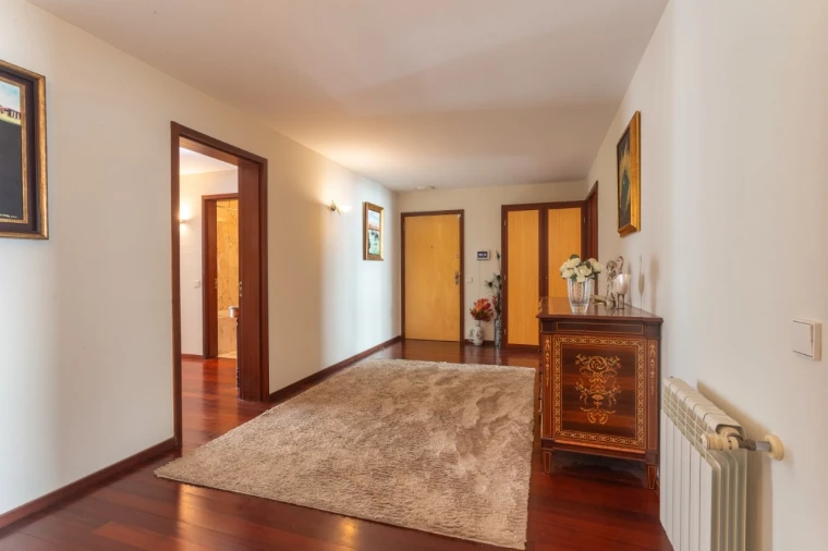 Apartamento T5 para Venda em Aldoar, Foz do Douro e Nevogilde Foto 2