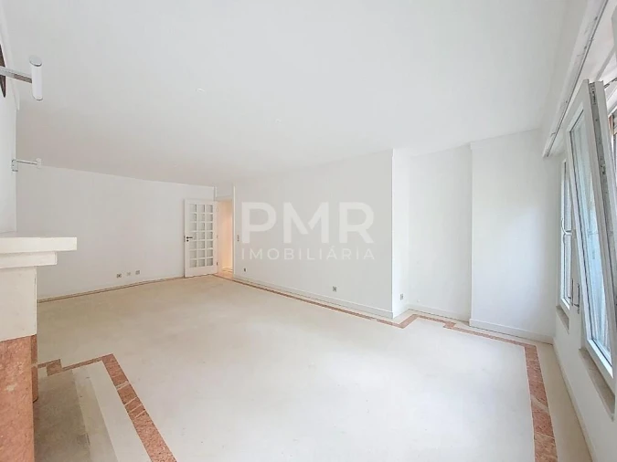 Apartamento T1 para Arrendamento em Lumiar Foto 10