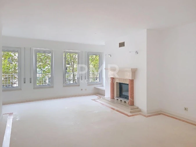 Apartamento T1 para Arrendamento em Lumiar Foto 1