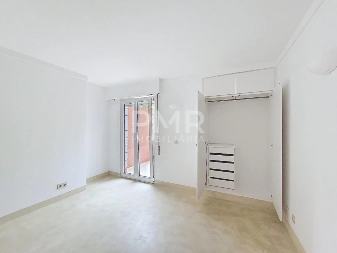 Apartamento T1 para Arrendamento em Lumiar Foto 15
