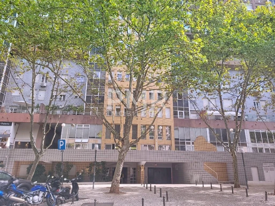 Apartamento T1 para Arrendamento em Lumiar Foto 22