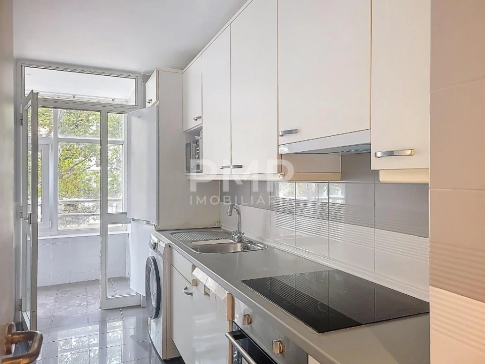 Apartamento T1 para Arrendamento em Lumiar Foto 2