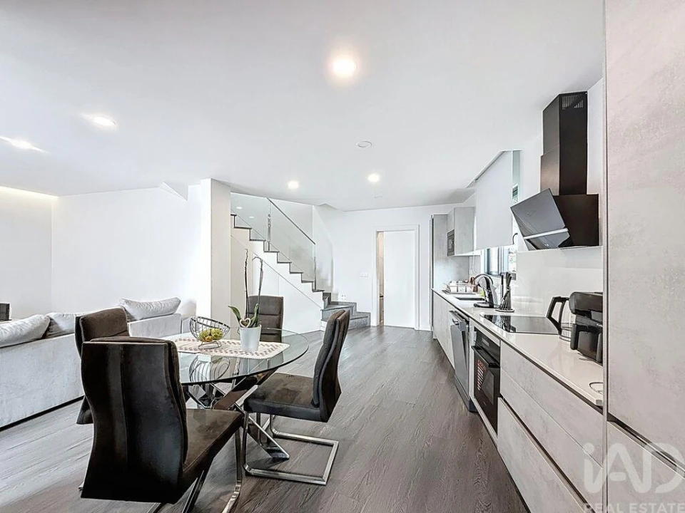 Moradia T2 para Venda em Quinta Grande Foto 13