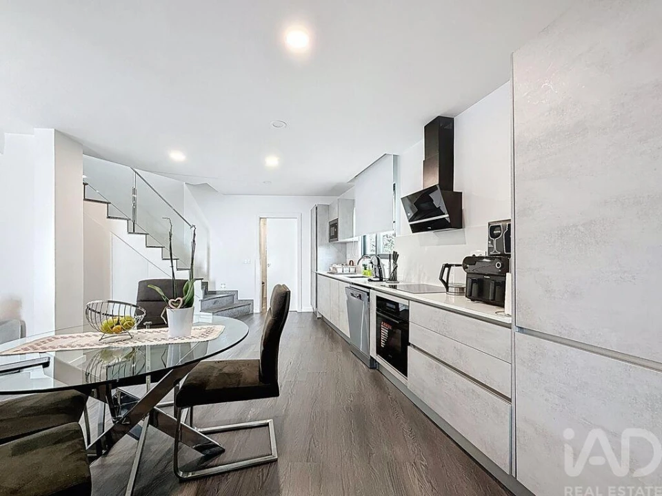 Moradia T2 para Venda em Quinta Grande Foto 10