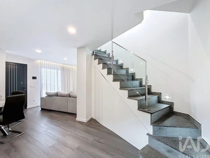 Moradia T2 para Venda em Quinta Grande Foto 17