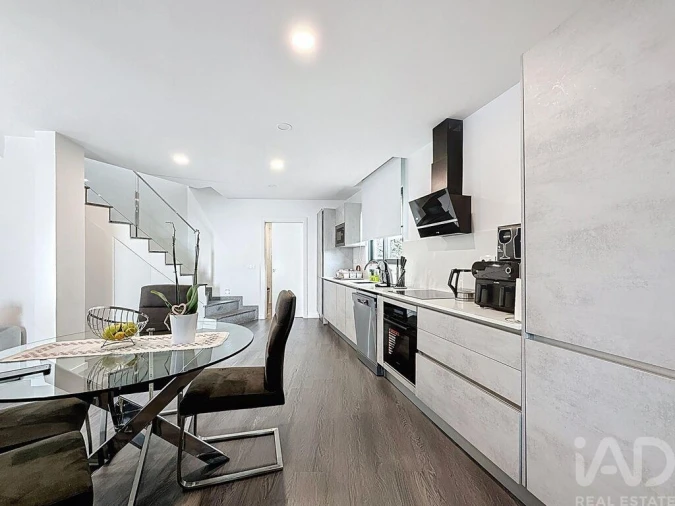 Moradia T2 para Venda em Quinta Grande Foto 10