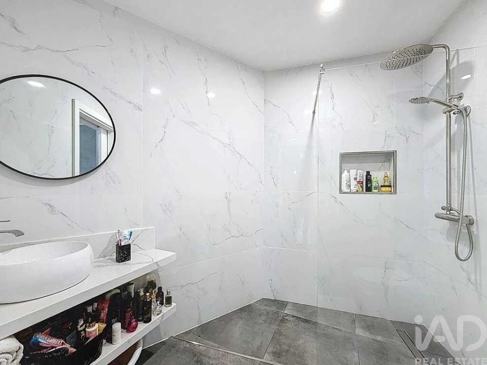 Moradia T2 para Venda em Quinta Grande Foto 16