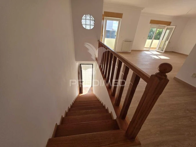 Apartamento T3 para Venda em Alcabideche Foto 2