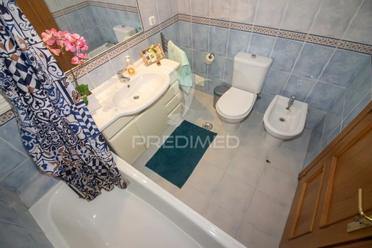 Apartamento T3 para Venda em Carregado e Cadafais Foto 14