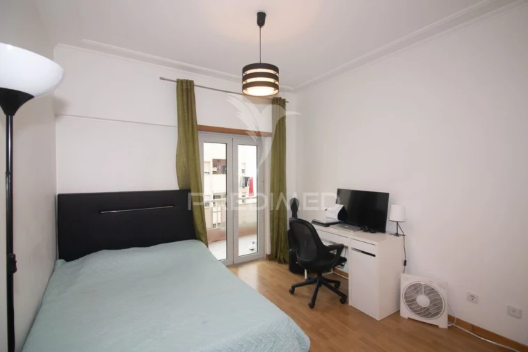 Apartamento T3 para Venda em Carregado e Cadafais Foto 17