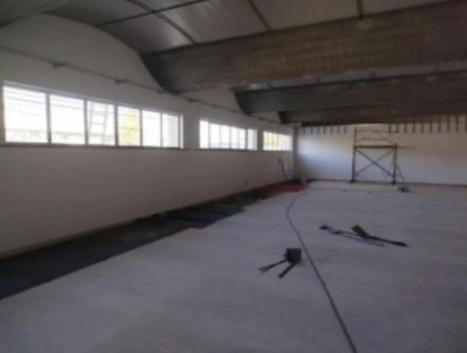 Armazém para Arrendamento em São Domingos de Rana Foto 1