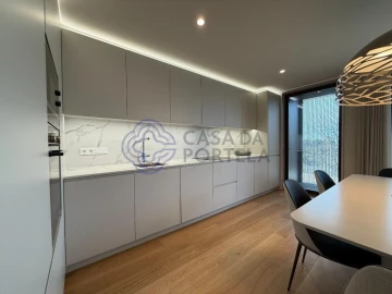 Apartamento T4 para Venda em Santa Marinha e São Pedro da Afurada