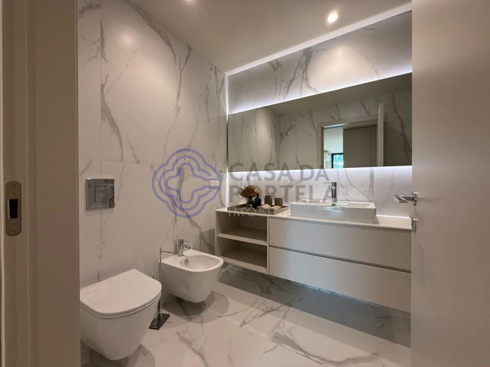 Apartamento T4 para Venda em Santa Marinha e São Pedro da Afurada Foto 8