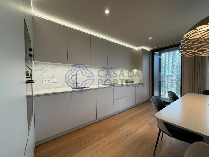 Apartamento T4 para Venda em Santa Marinha e São Pedro da Afurada Foto 3
