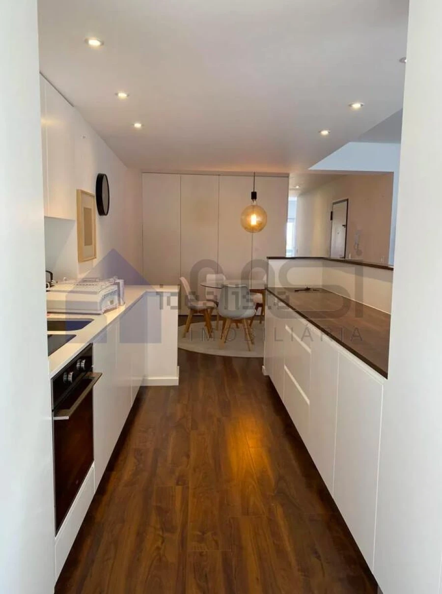 Apartamento T2 para Arrendamento em Paranhos Foto 4