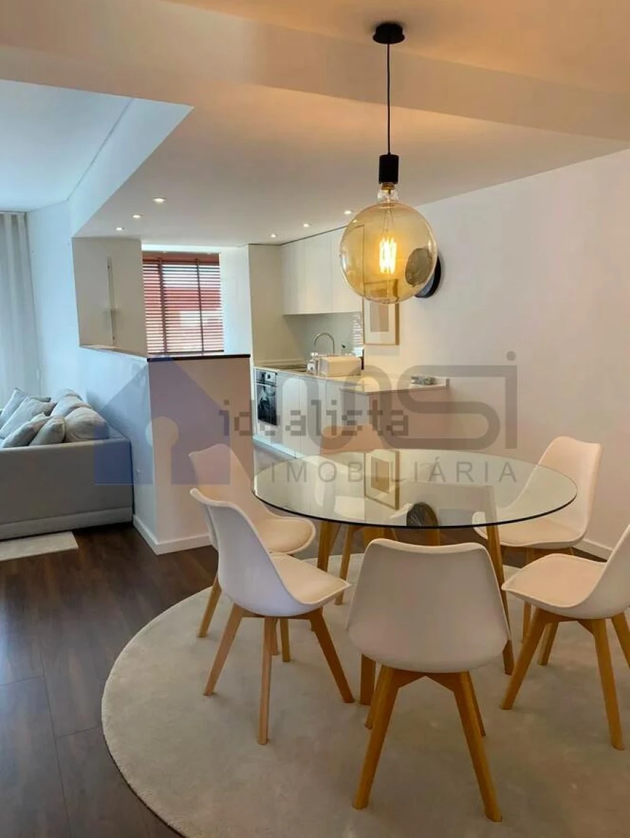 Apartamento T2 para Arrendamento em Paranhos Foto 3