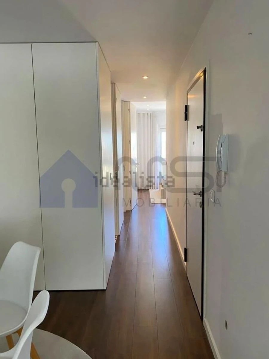 Apartamento T2 para Arrendamento em Paranhos Foto 5