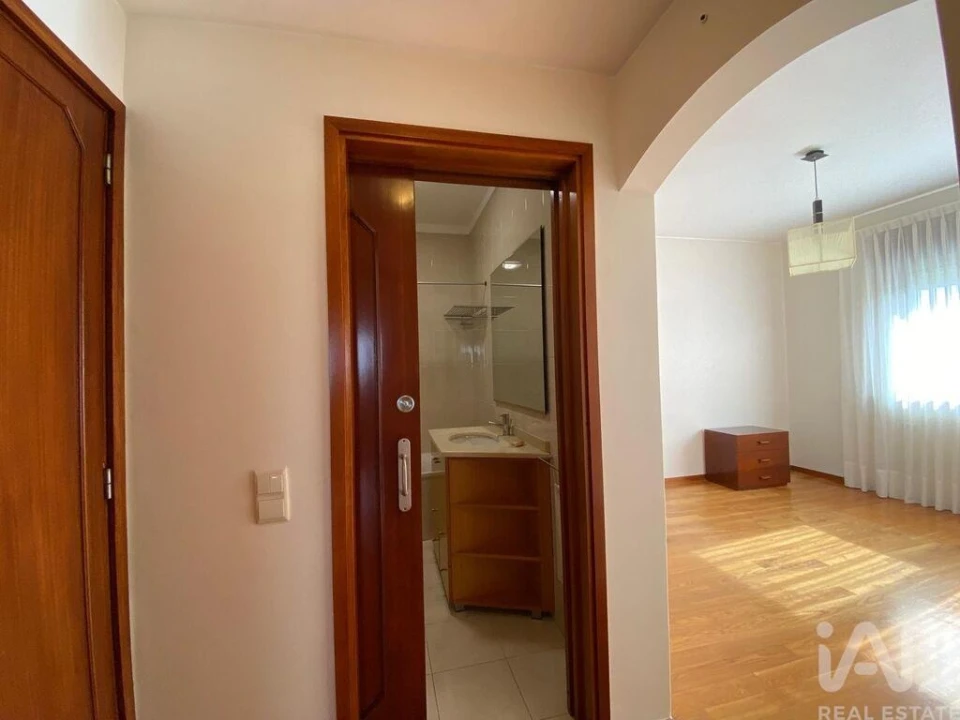 Apartamento T4 para Arrendamento em Cedofeita, Santo Ildefonso, Sé, Miragaia, São Nicolau e Vitória Foto 26