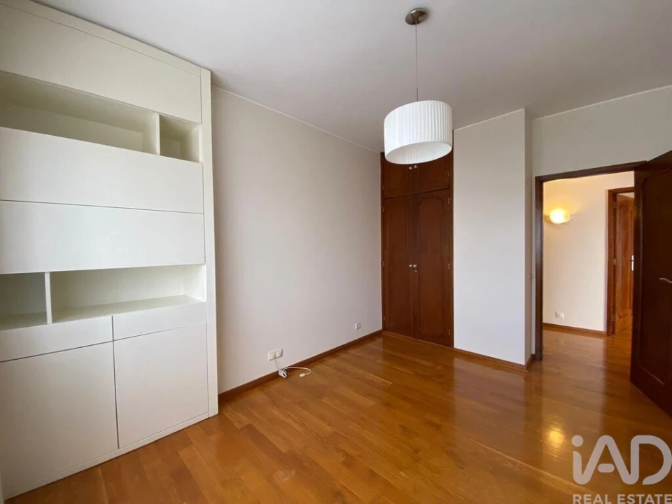 Apartamento T4 para Arrendamento em Cedofeita, Santo Ildefonso, Sé, Miragaia, São Nicolau e Vitória Foto 25