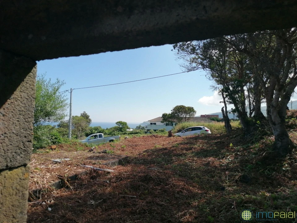 Moradia T2 para Venda em Capelo Foto 12