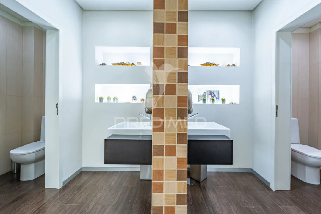 Loja para Venda em Santa Marinha e São Pedro da Afurada Foto 16