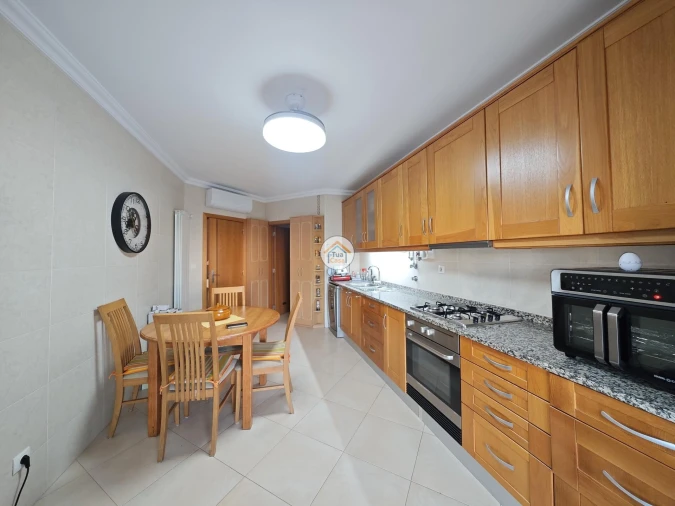 Apartamento T3 para Venda em Olhão Foto 17