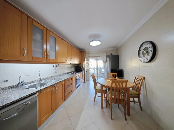 Apartamento T3 para Venda em Olhão Foto 15