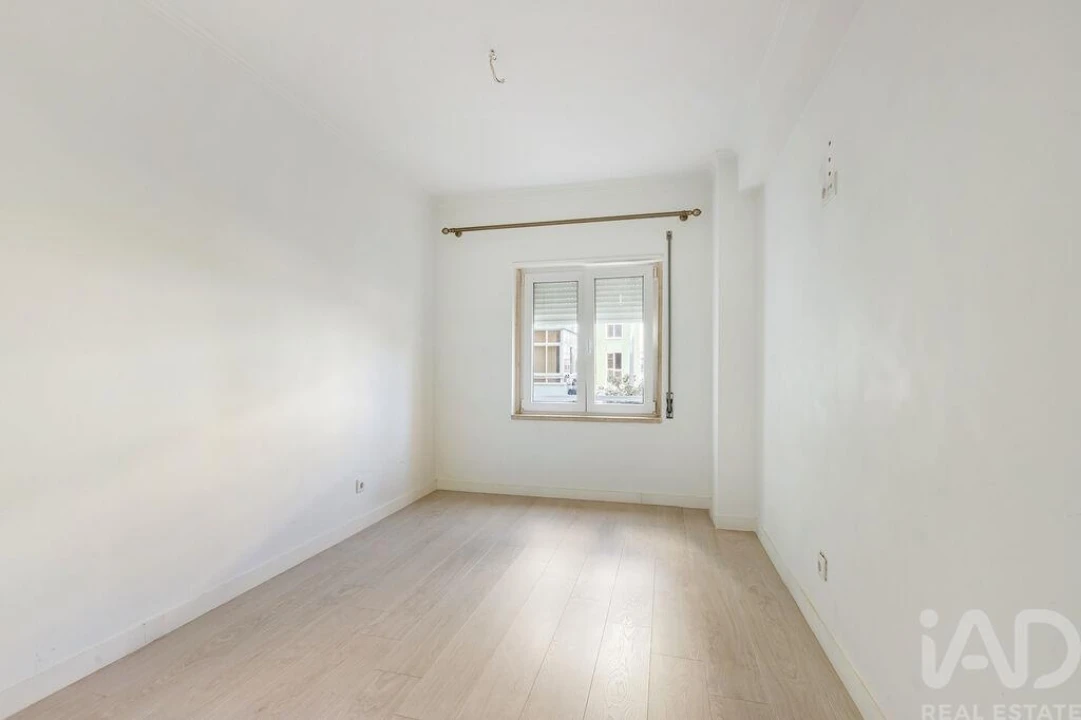 Apartamento T3 para Venda em Seixal, Arrentela e Aldeia de Paio Pires Foto 6