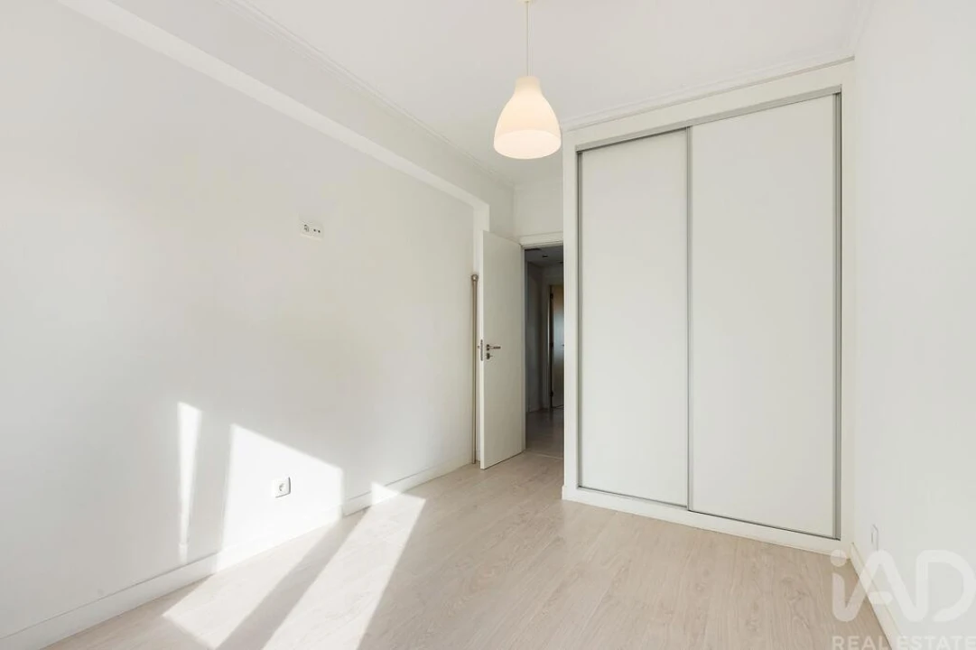 Apartamento T3 para Venda em Seixal, Arrentela e Aldeia de Paio Pires Foto 9