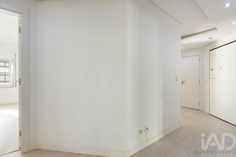 Apartamento T3 para Venda em Seixal, Arrentela e Aldeia de Paio Pires Foto 7