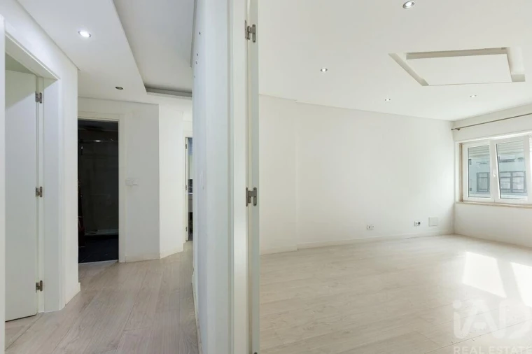 Apartamento T3 para Venda em Seixal, Arrentela e Aldeia de Paio Pires Foto 15