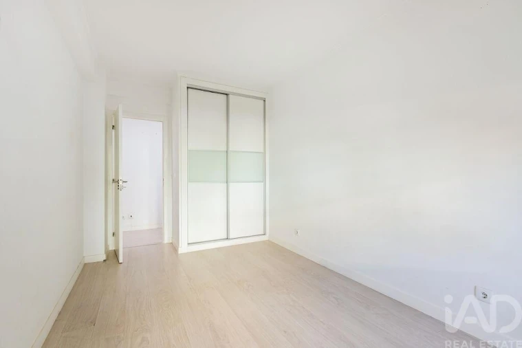 Apartamento T3 para Venda em Seixal, Arrentela e Aldeia de Paio Pires Foto 14
