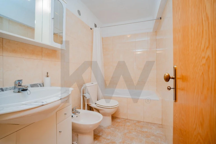 Apartamento T3 para Venda em Carnide Foto 15