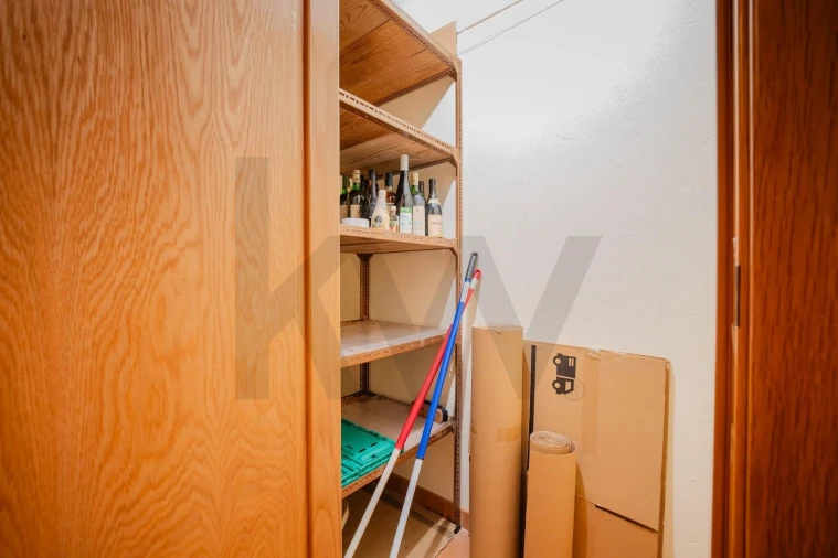 Apartamento T3 para Venda em Carnide Foto 28