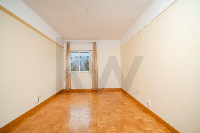 Apartamento T3 para Venda em Carnide Foto 11