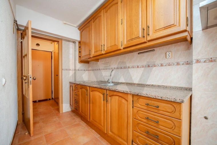 Apartamento T3 para Venda em Carnide Foto 6