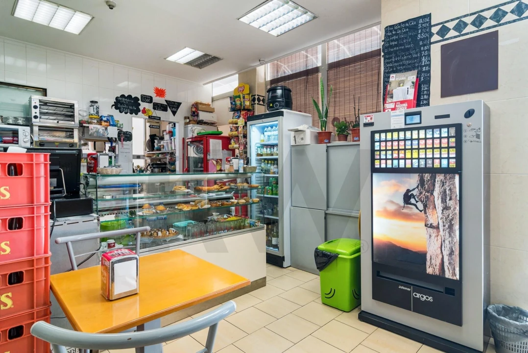 Loja para Trespasse em Algés, Linda-A-Velha e Cruz Quebrada-Dafundo Foto 2