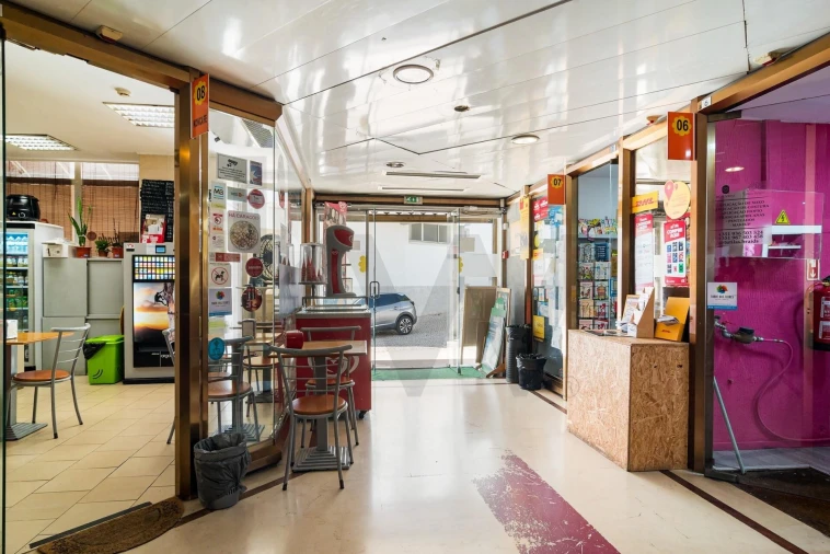 Loja para Trespasse em Algés, Linda-A-Velha e Cruz Quebrada-Dafundo Foto 12