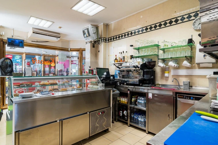 Loja para Trespasse em Algés, Linda-A-Velha e Cruz Quebrada-Dafundo Foto 7