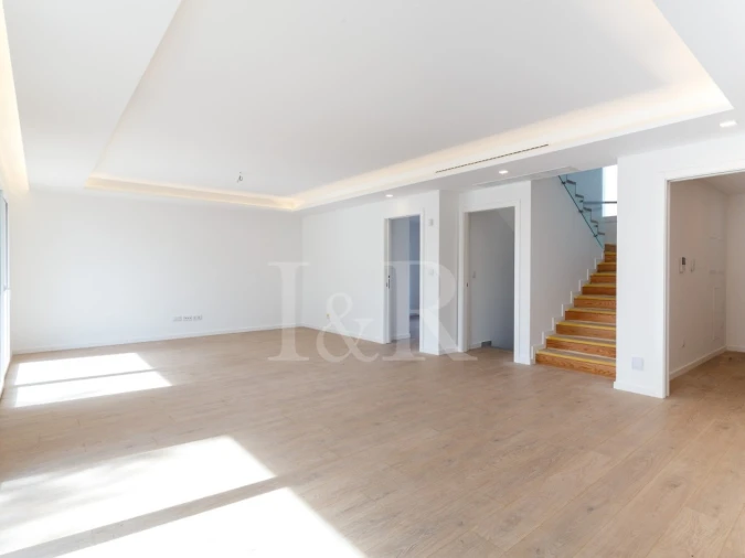 Moradia T4 para Venda em Alcabideche Foto 6