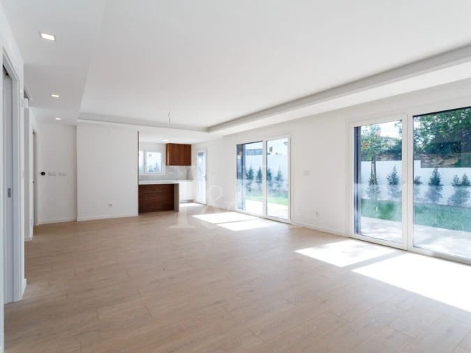 Moradia T4 para Venda em Alcabideche Foto 4