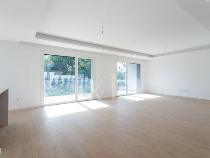 Moradia T4 para Venda em Alcabideche Foto 8