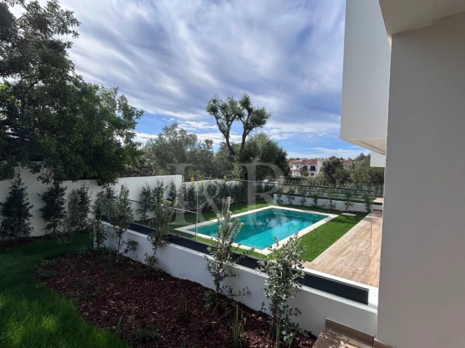 Moradia T4 para Venda em Alcabideche Foto 50