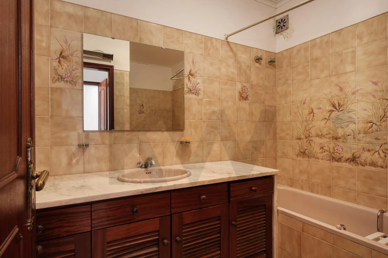 Moradia T4 para Venda em Carcavelos e Parede Foto 25